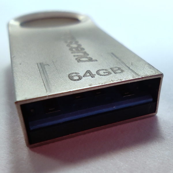 Winziger Saugstick mit Standard-Stecker (USB Typ A)