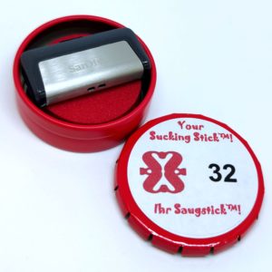 Saugstick mit 32 GB* und zwei Anschluss-Steckern (USB A und USB Typ C) in der praktischen Metalldose